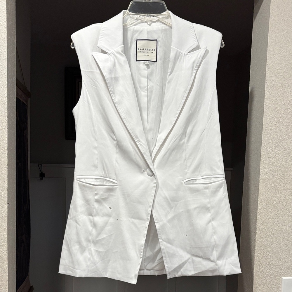 Bagatelle Collection White Oversized Vest One Button Padded Shoulders Vaca Crisp
